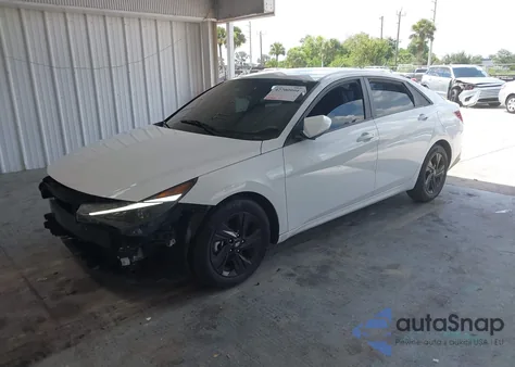 2023 Hyundai Elantra Sel z USA, uszkodzony, nr VIN 5NPLM4AG5PH102668